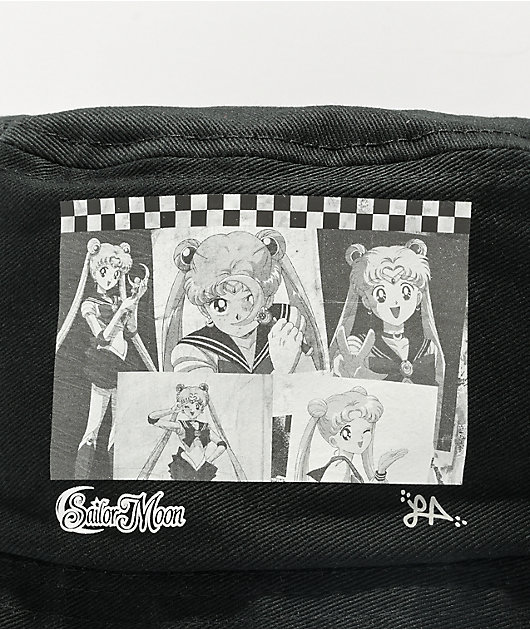 101361-vans-x-sailor-moon-lizzie-armanto-black-reversible-bucket-hat-3.jpg Vans x Sailor Moon Lizzie Armanto Black Reversible Bucket Hat