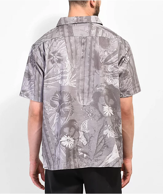 18940-primitive-highness-camo-woven-natural-button-up-t-shirt-2.webp Primitive Highness Camo Woven Natural Button Up T-Shirt