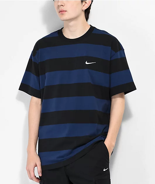 21027-nike-navy-stripe-t-shirt-1.webp Nike Navy Stripe T-Shirt