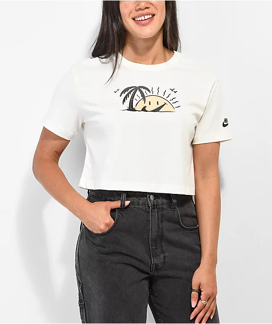 28126-nike-sb-cream-crop-t-shirt-1.webp Nike SB Cream Crop T-Shirt
