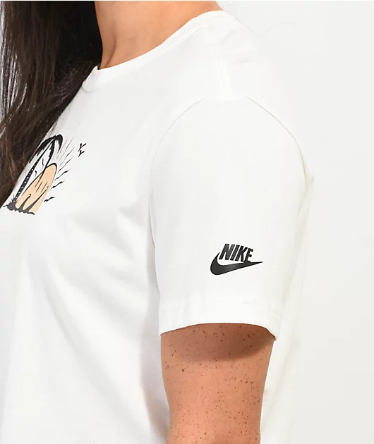 28126-nike-sb-cream-crop-t-shirt-3.webp Nike SB Cream Crop T-Shirt