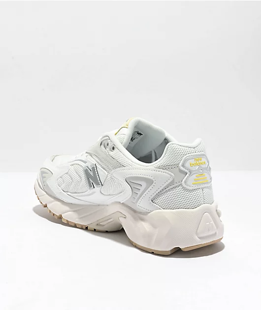 New Balance Lifestyle 725 Sea Salt, White & Gum Shoes