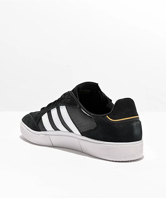46887-adidas-tyshawn-low-black-white-shoes-2.webp adidas Tyshawn Low Black & White Shoes
