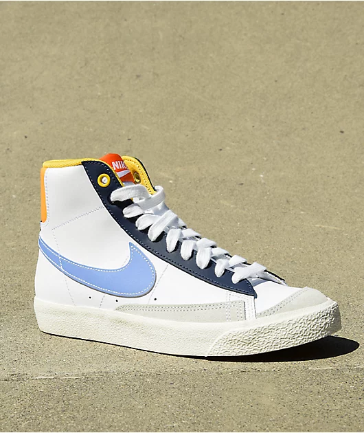47662-nike-kids-blazer-mid-77-white-navy-uv-reactive-shoes-2.webp Nike Kids Blazer Mid '77 White & Navy UV Reactive Shoes