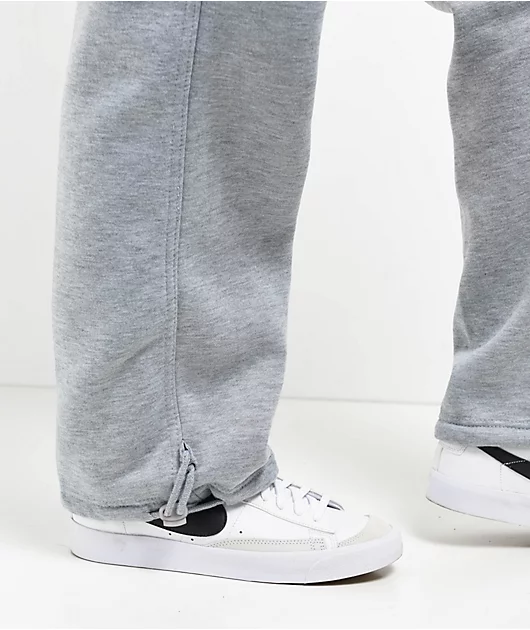 58142-leah-kirsch-grey-cargo-sweatpants-6.webp Leah Kirsch Grey Cargo Sweatpants