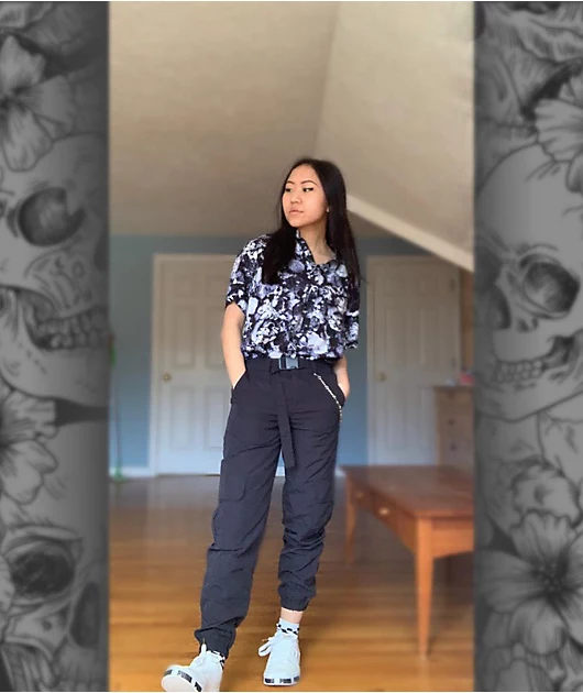 61123-ninth-hall-raines-buckle-belt-black-cargo-pants-3.webp Ninth Hall Raines Buckle Belt Black Cargo Pants