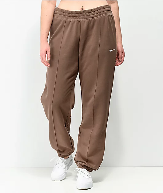 Nike Sports Wear Essential Fleece Brown Sweatpants