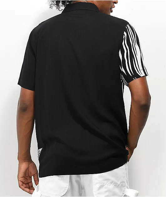 69350-vitriol-close-up-black-short-sleeve-button-up-shirt-2.webp Vitriol Close-Up Black Short Sleeve Button Up Shirt