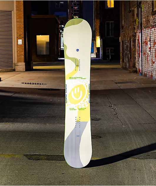 81496-arbor-relapse-snowboard-2024-2.webp Arbor Relapse Snowboard 2024